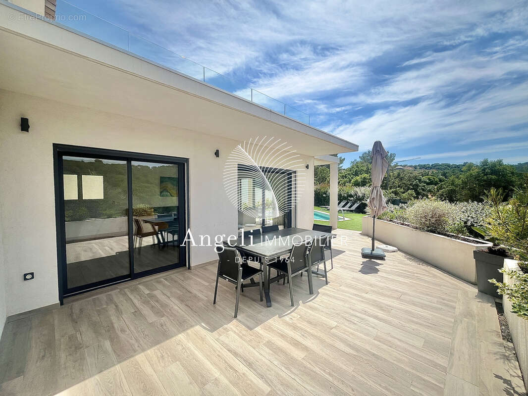 Maison à FREJUS