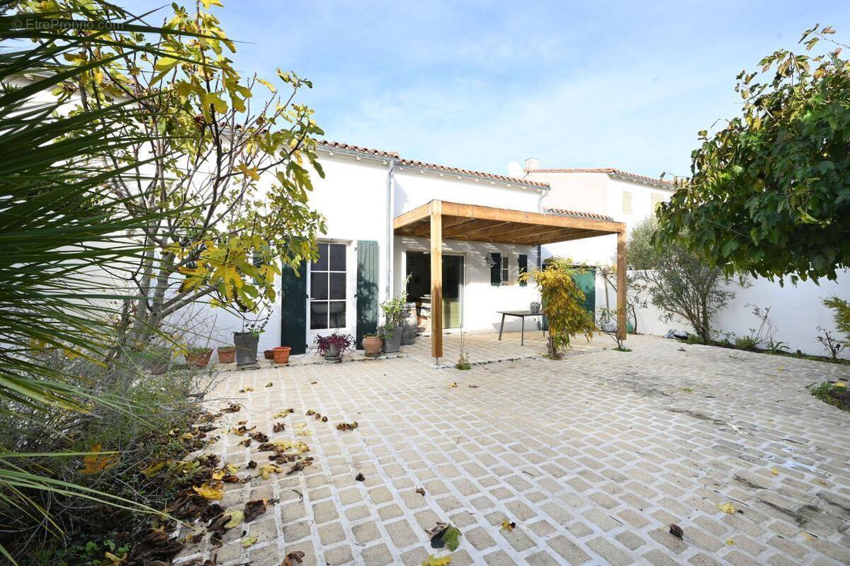 Maison à LA FLOTTE