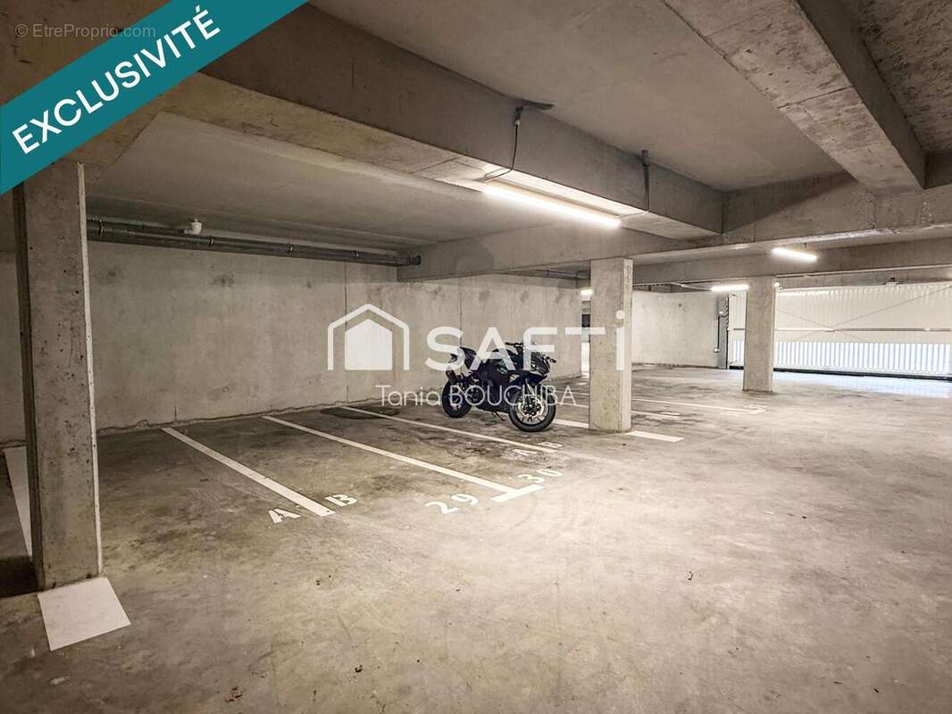 Photo 2 - Parking à VILLENAVE-D'ORNON
