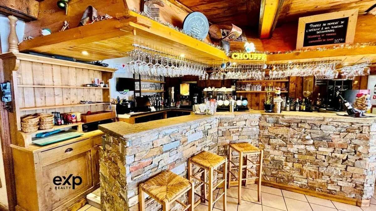 Commerce à SAINT-FRANCOIS-LONGCHAMP