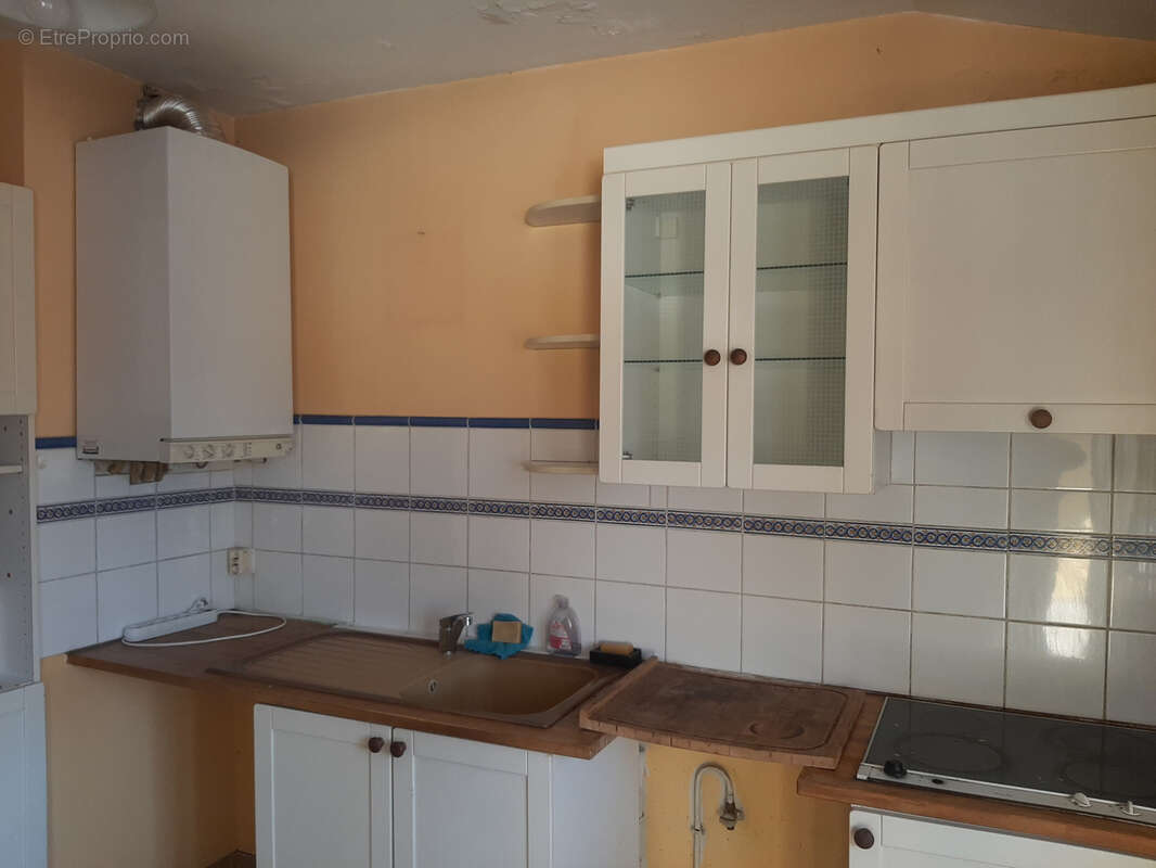 Appartement à SAINT-CLEMENT-DE-RIVIERE