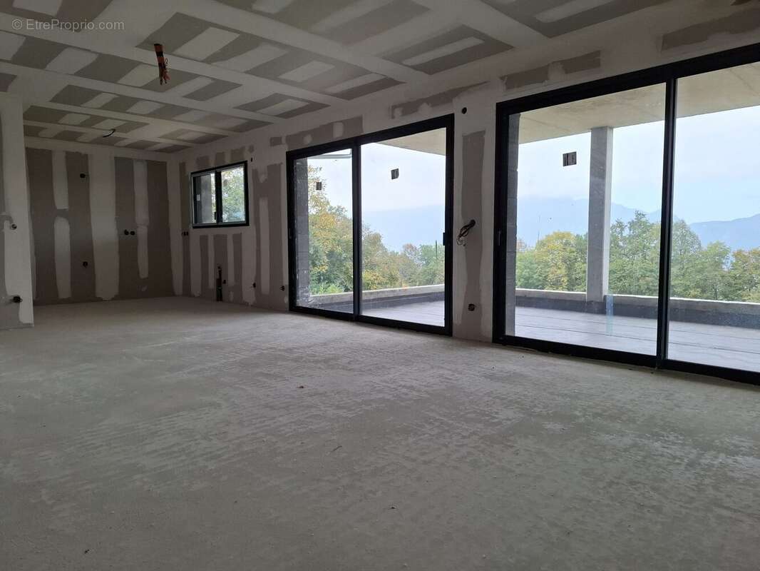 Appartement à PUGNY-CHATENOD