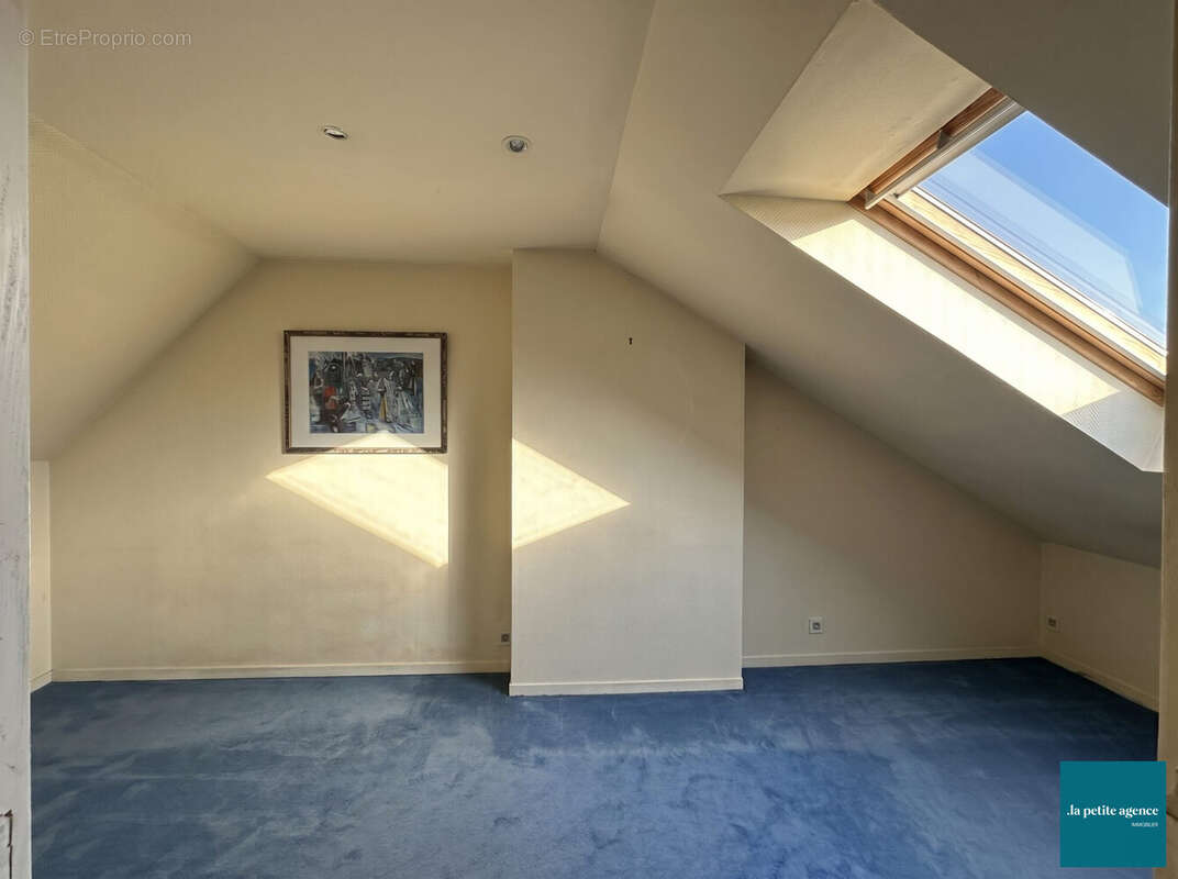 Maison 95 m² à Saint-Vaast-La-Hougue  - photo 7