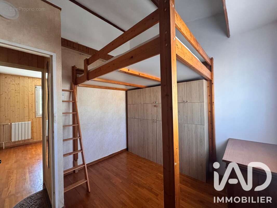 Appartement 93 m² à La Queue-En-Brie  - photo 8
