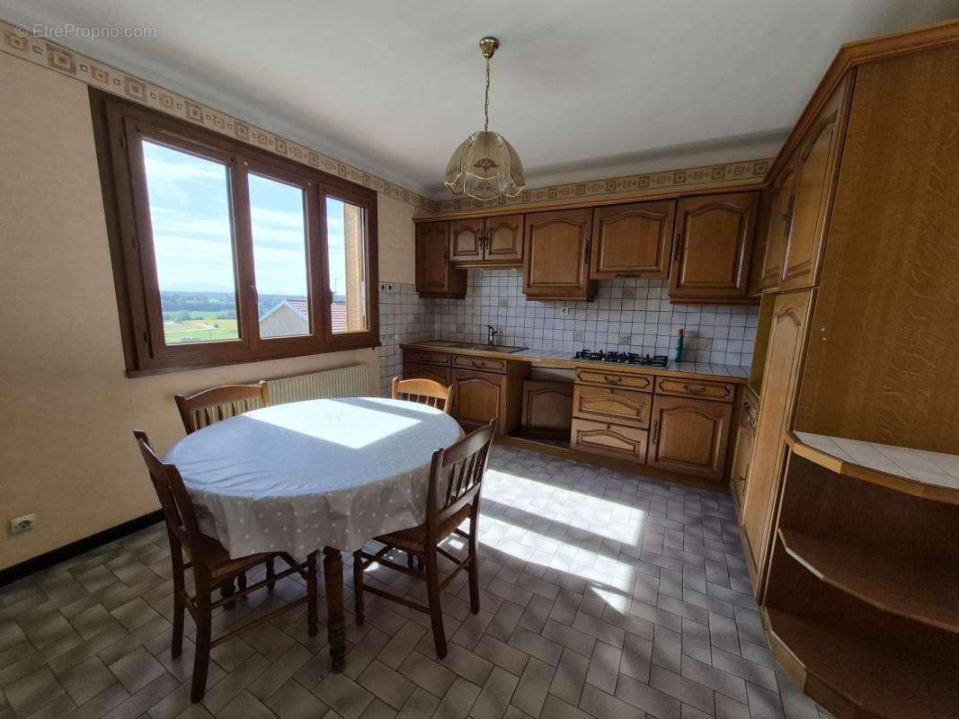 Maison 164 m² à Chalamont  - photo 3