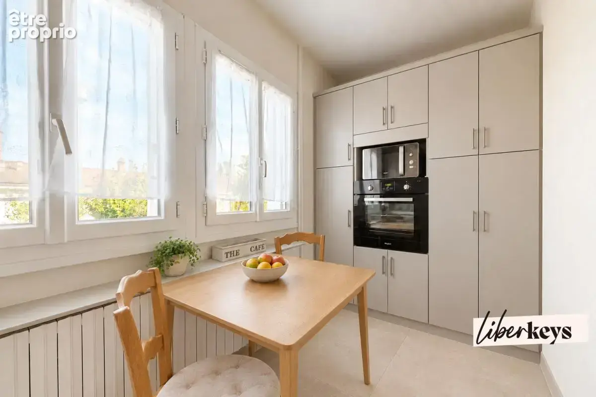 Plaisir – Maison familiale de plain-pied - 5 pièces - 120 m² au sol avec jardin et garage, proche gare - photo 10