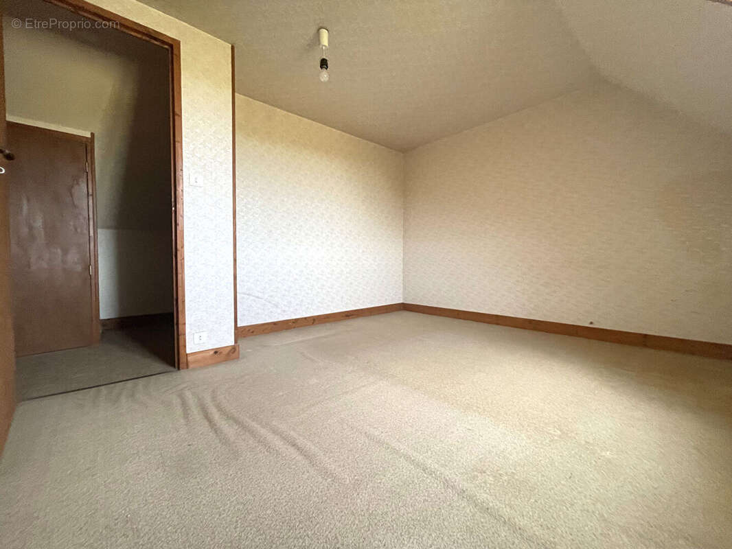 Campagne Gourlizon - Maison avec hangars - photo 5