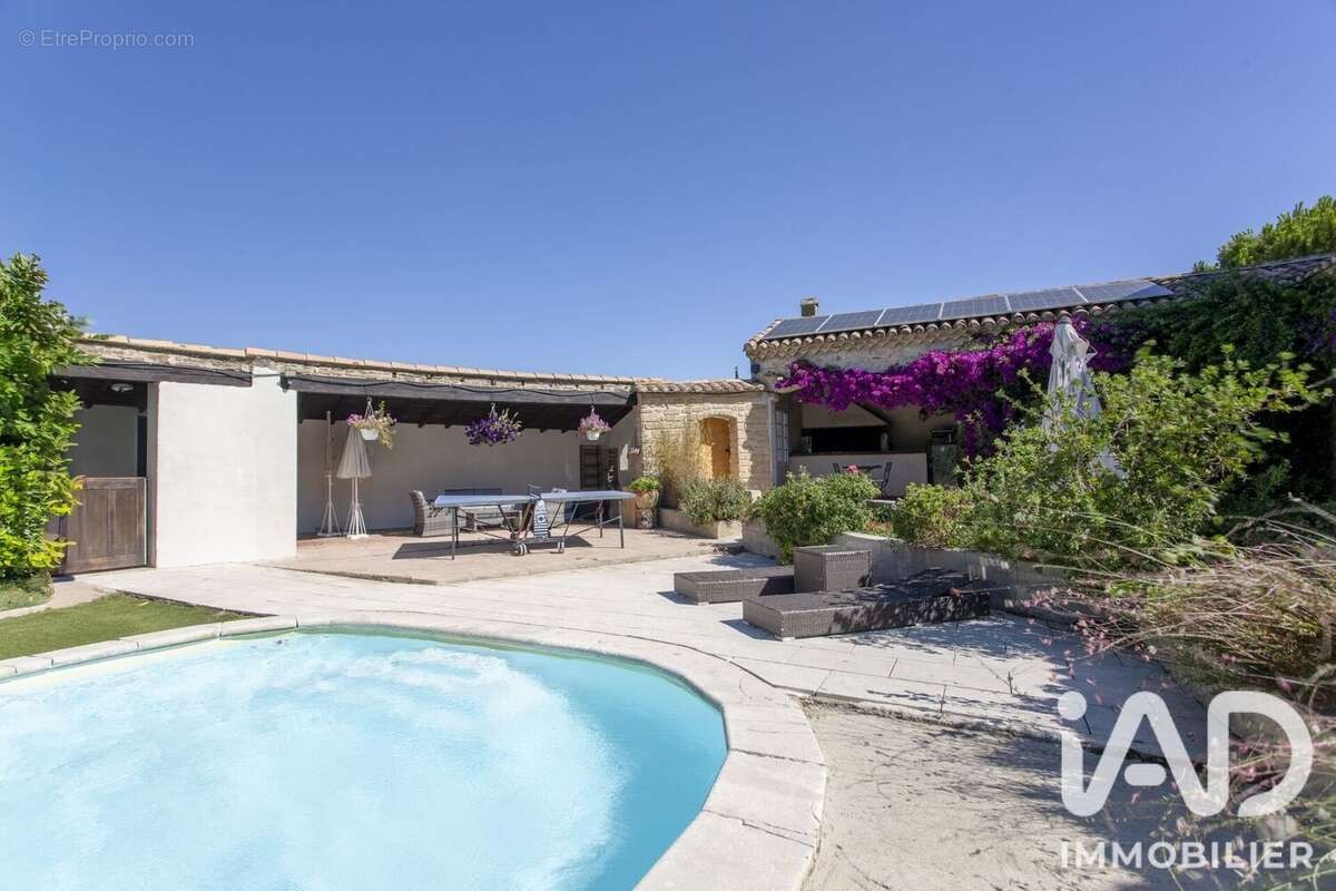 Maison 753 m² à Fontvieille  - photo 2