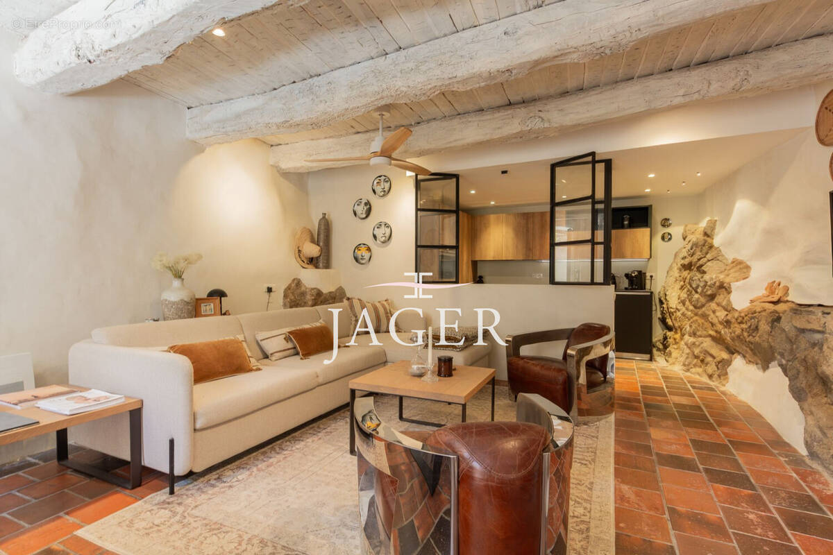 Maison 74 m² à Grimaud  - photo 2
