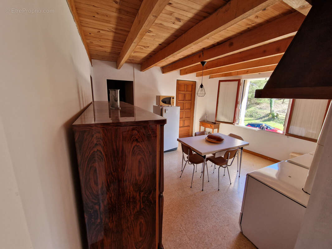 Maison à CASTANET-LE-HAUT