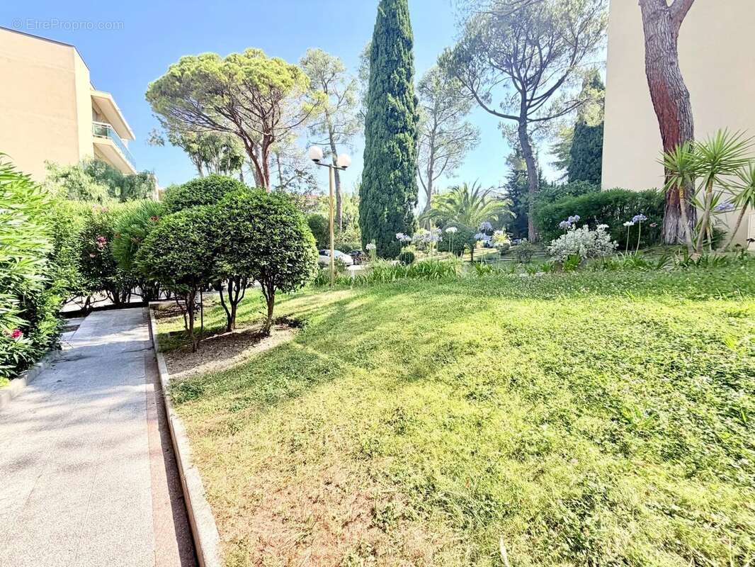  superbe 4 pièces entièrement rénové avec belles terrasses - photo 15