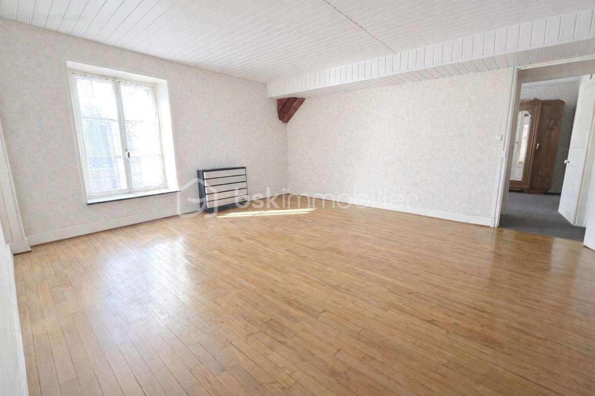 Maison à REMILLY-AILLICOURT