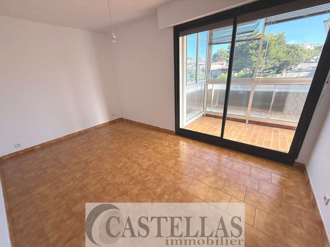 Appartement à ROQUEFORT-LA-BEDOULE