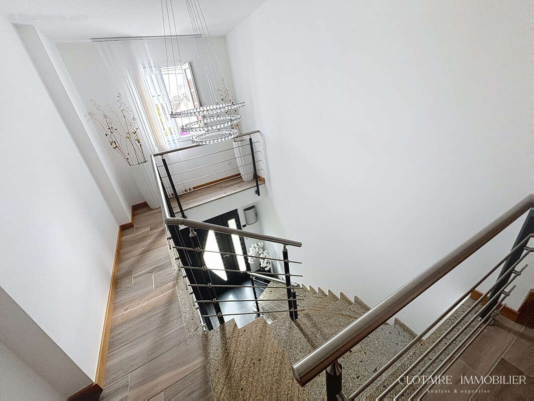 Maison à LONGUEIL-ANNEL