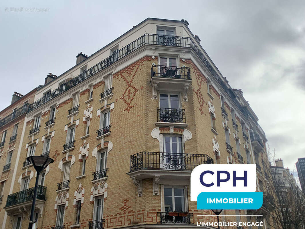 Appartement à COURBEVOIE