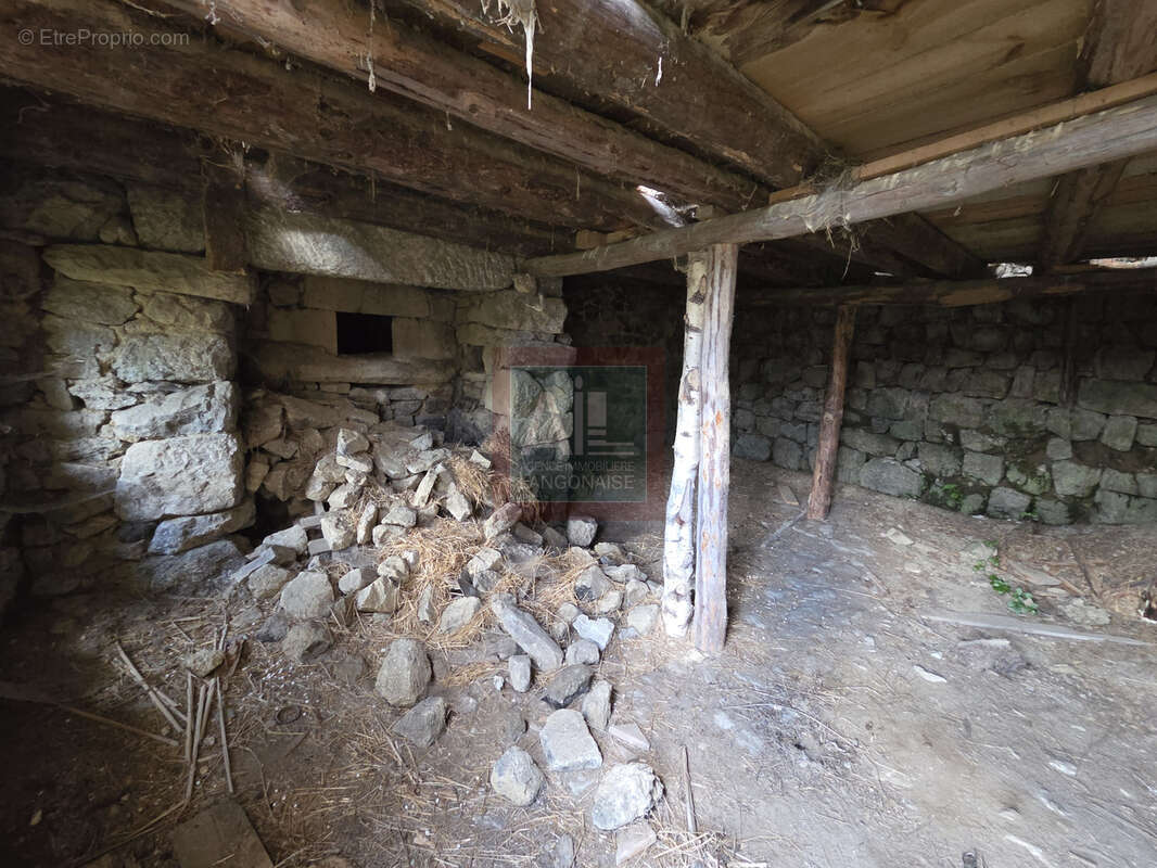 Maison à CHAMBON-LE-CHATEAU