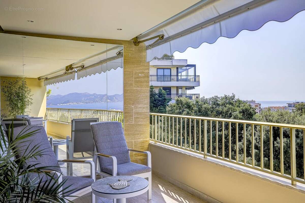 Cannes, Basse Californie - Appartement 4 pièces vue mer  111 m² - photo 5
