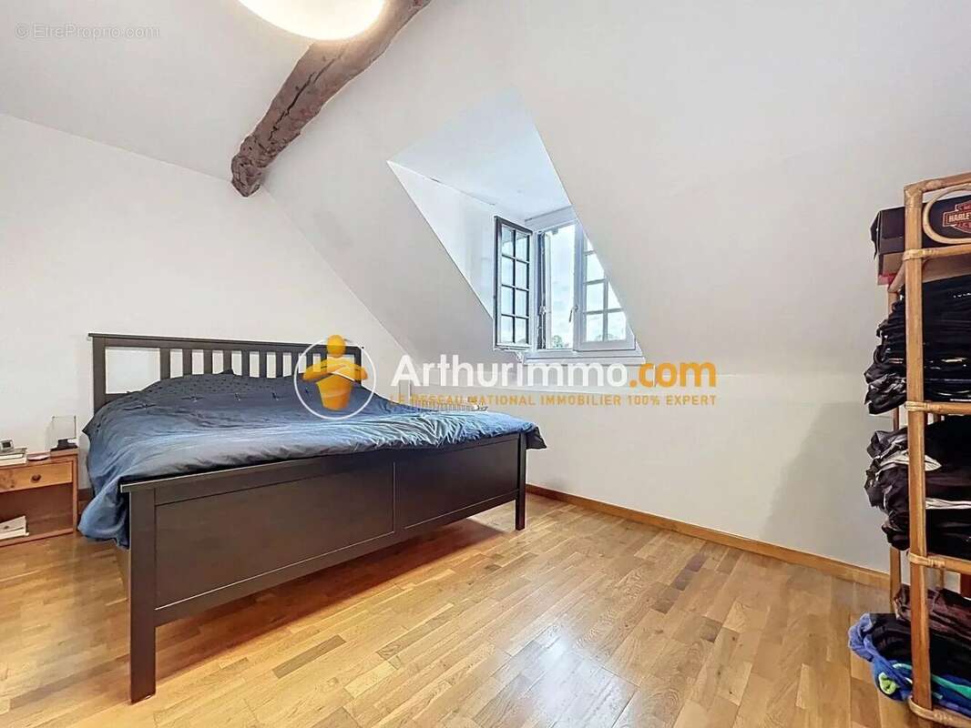 Maison à JOUY-LE-MOUTIER