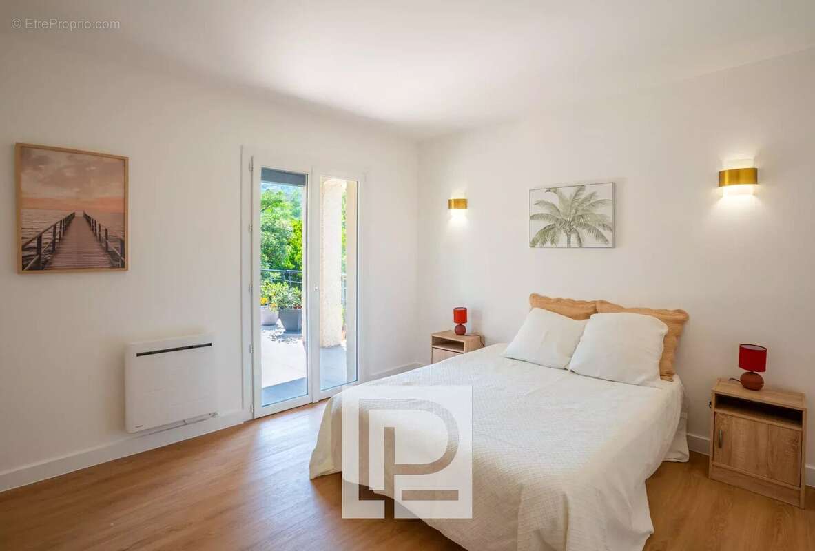 Maison à MANDELIEU-LA-NAPOULE