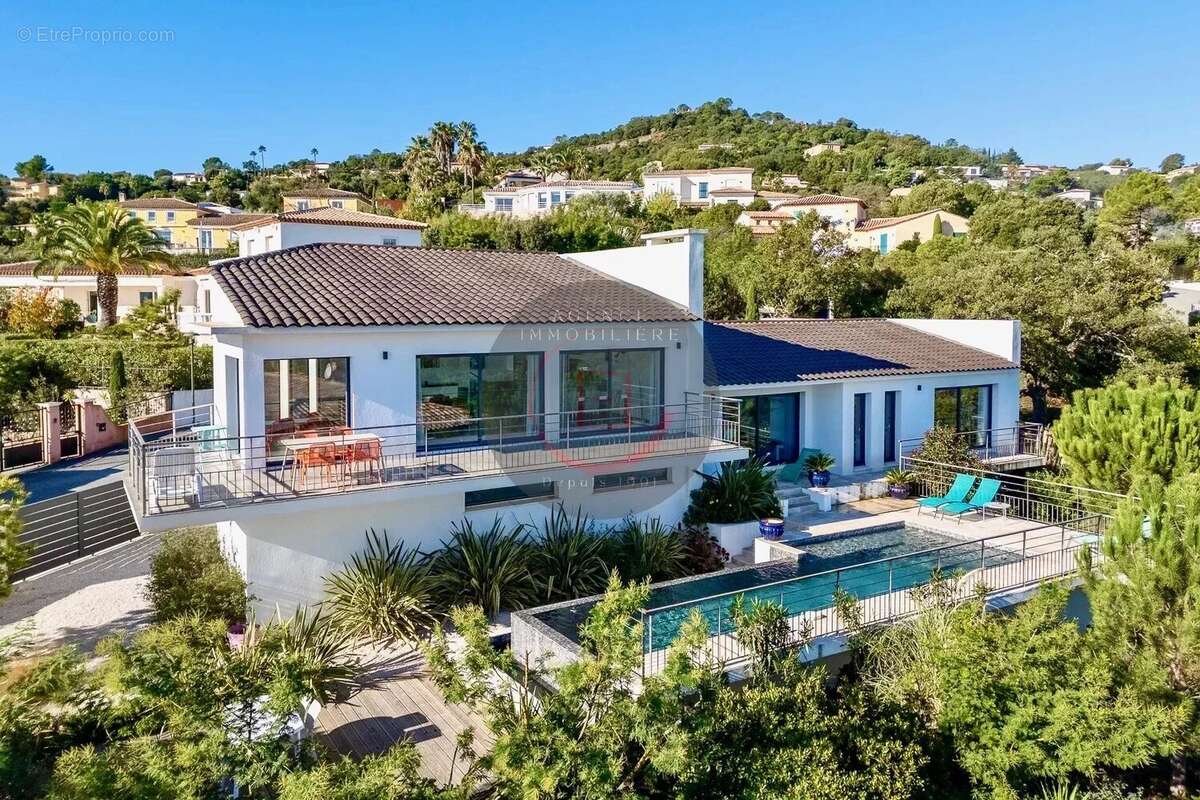 Maison à LES ADRETS-DE-L&#039;ESTEREL