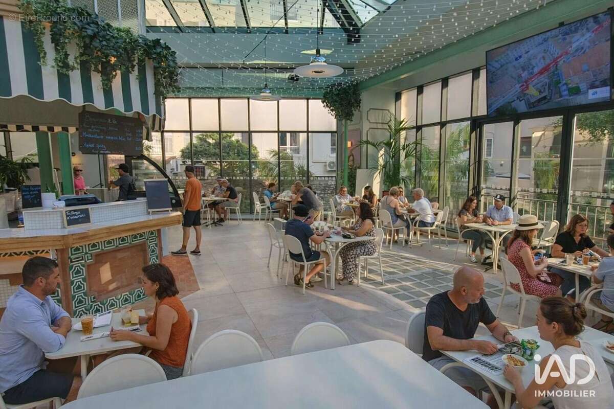 Photo 2 - Commerce à HYERES