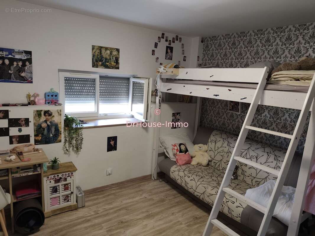 Maison 205 m² à Loupiac-De-La-Reole  - photo 10