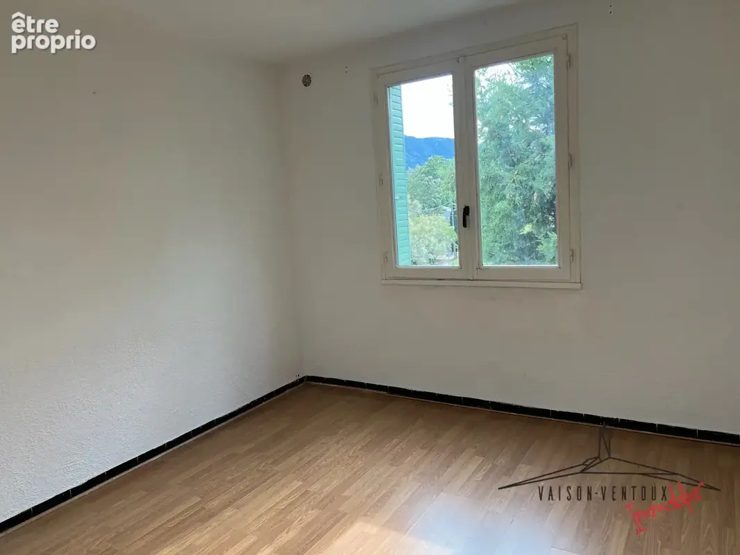 Maison avec 2 appartements et 1 grand garage - photo 10