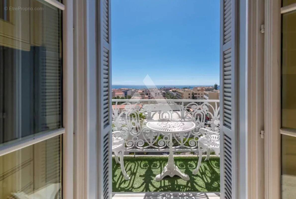 Appartement à BEAULIEU-SUR-MER