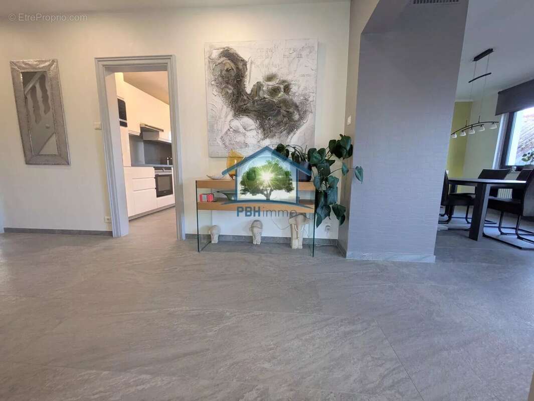 OBERMODERN (67) - Maison 130m² (165m² au sol) avec Cave, Dépendances (160m²) et Jardin sur 10.30 ares - photo 3