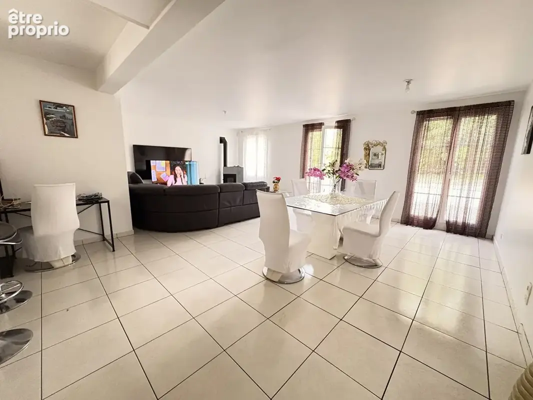 Maison spacieuse 8 pièces à vendre à Méru - Rare sur le marché - photo 2