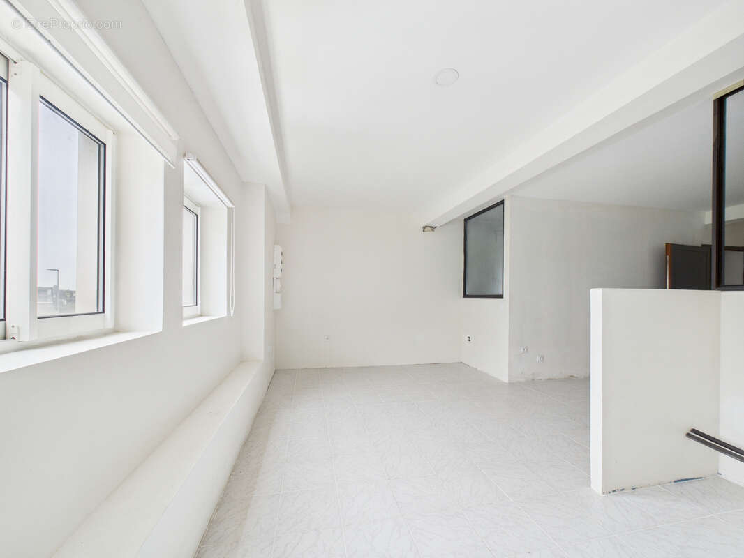 Commerce à LE BOURGET-DU-LAC