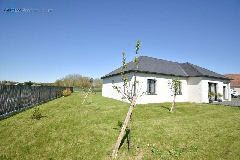 Maison à CONTRES