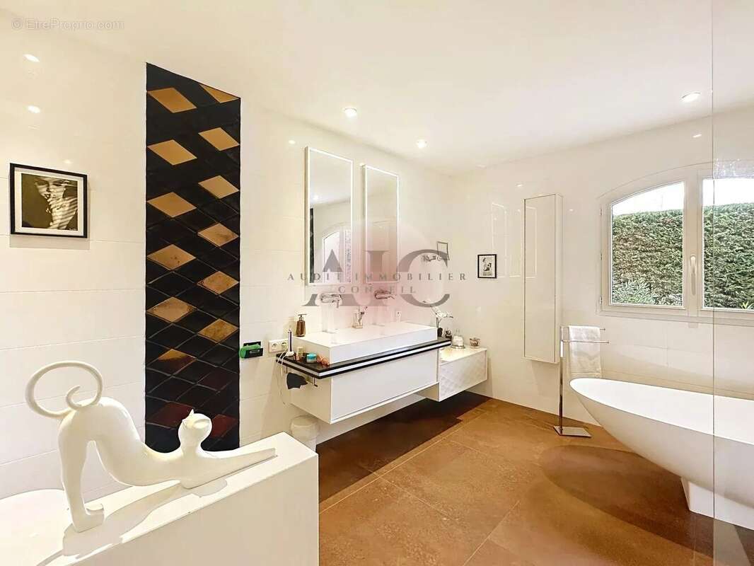 Maison à MONTAUROUX