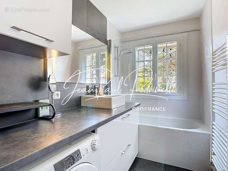 Maison à SAINT-GENIS-LAVAL