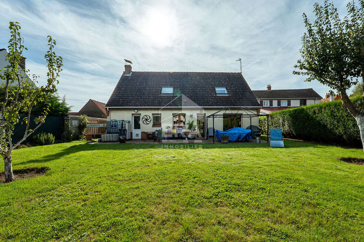 Maison à SAINT-MARTIN-AU-LAERT