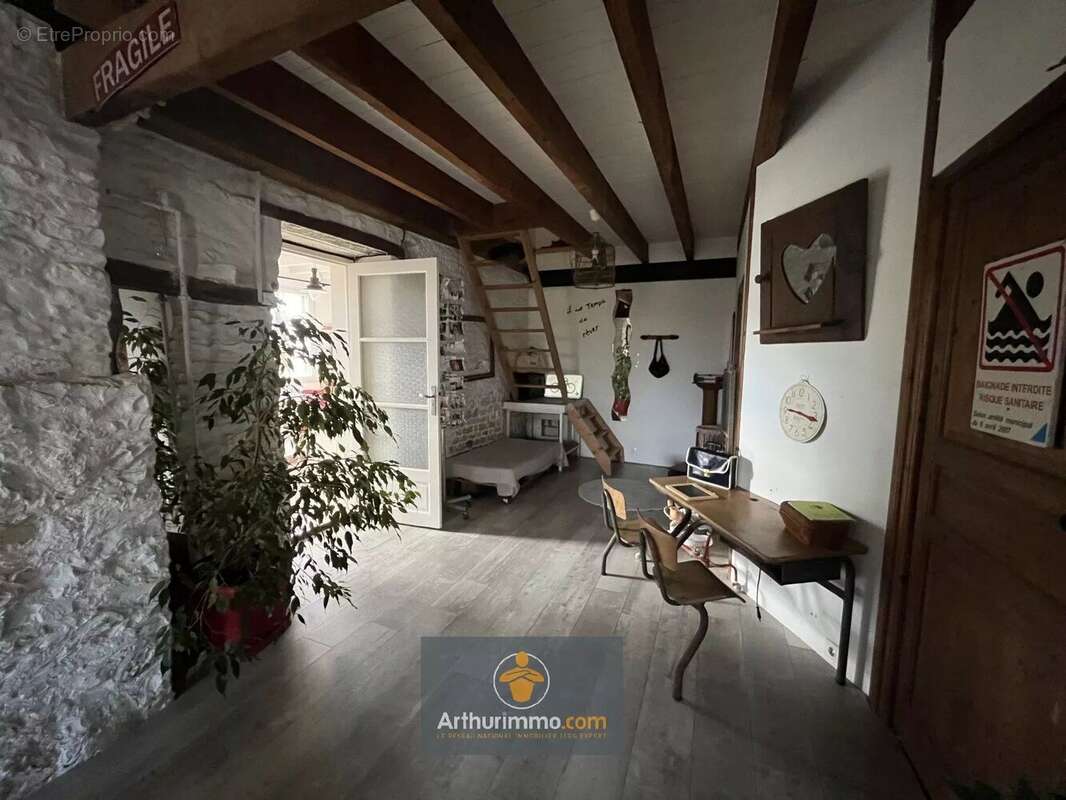 Maison à LE GUE-D'ALLERE