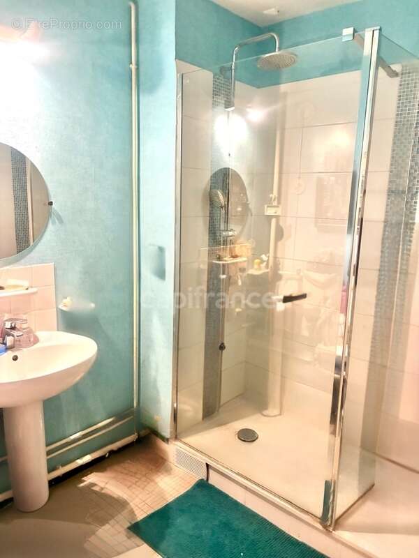 *Dans le quartier des ormeaux* Appartement de 46 m² exposé Ouest, vue dégagée sur la ville et la mer, parking et cave - photo 8