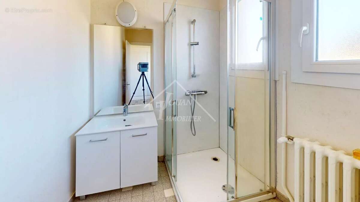 Maison à THIEL-SUR-ACOLIN