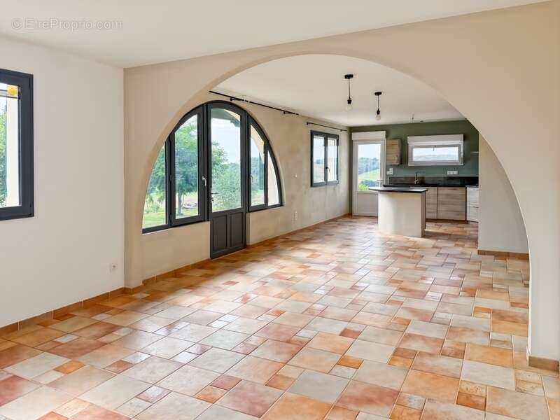 Maison à vendre 7 pièces LUPIAC (32) - 148 m2 - Terrain 4884 m2 - photo 4