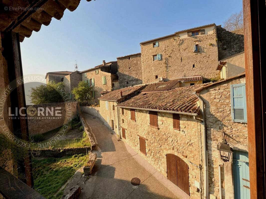 Vue village - Maison à SAINT-MARTIN-DE-CASTILLON