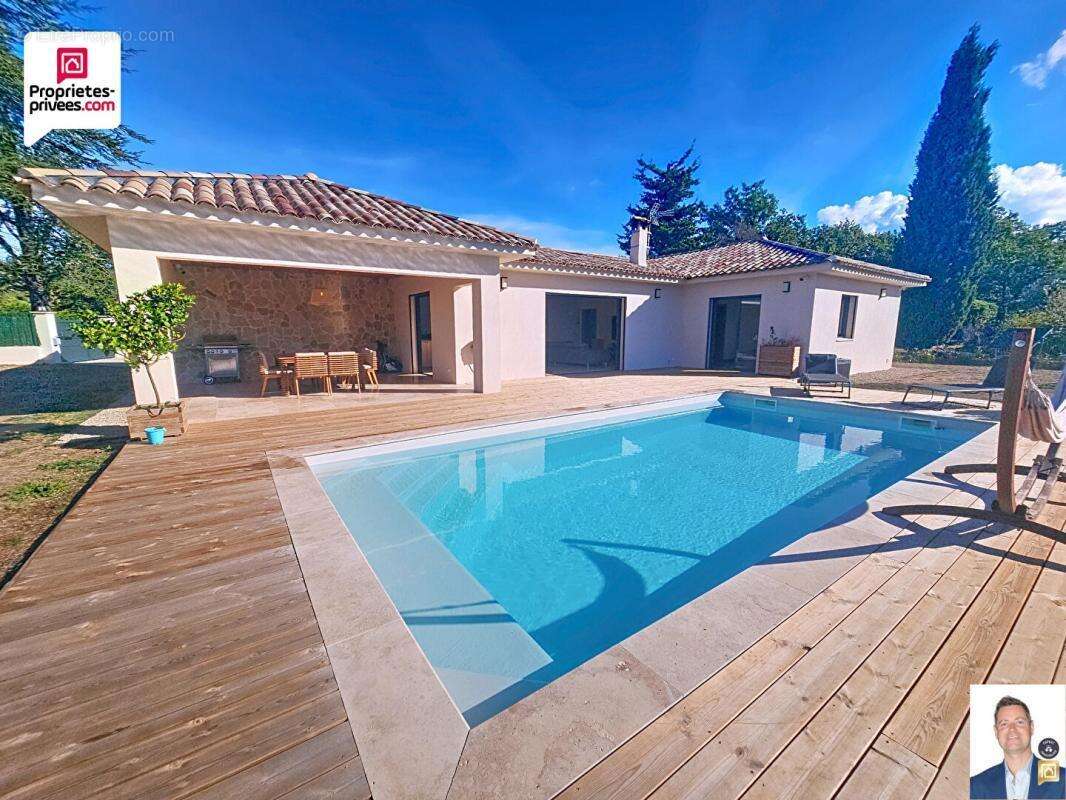 Maison à SAINT-CEZAIRE-SUR-SIAGNE