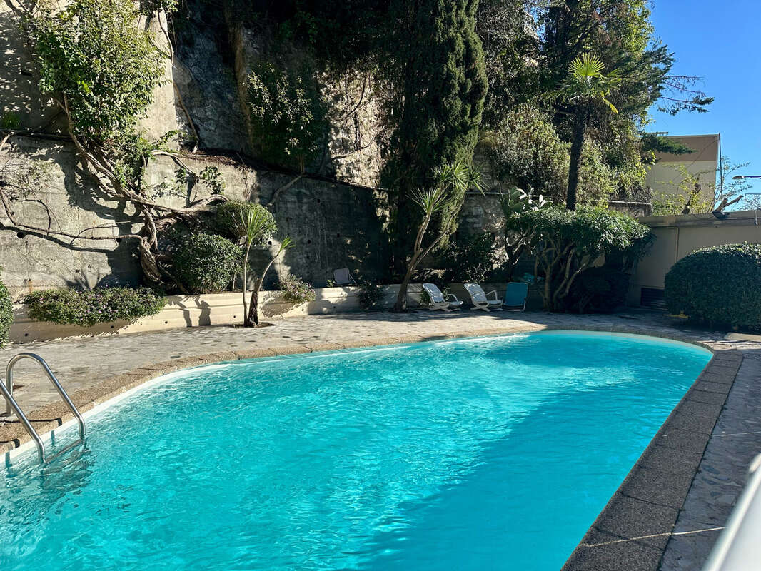 Appartement à ROQUEBRUNE-CAP-MARTIN