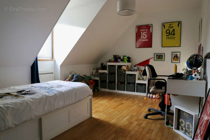 A vendre à Villers-Allerand une maison 160m2 : 5 chambres ; deux studios indepandants 35m2 et 55m2 ; - photo 6