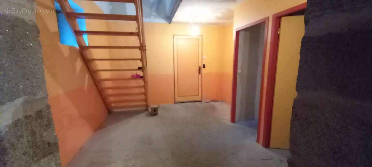 Maison à SAINT-PIERRE-BELLEVUE