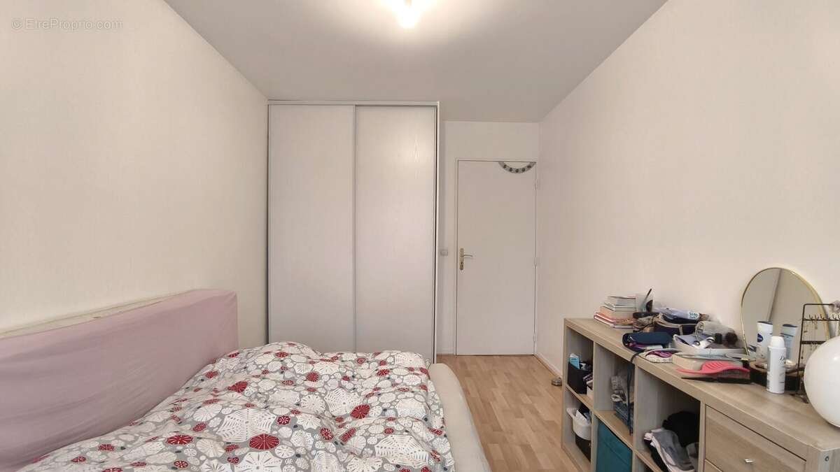 Chambre 2 - Maison à CHAMPS-SUR-MARNE