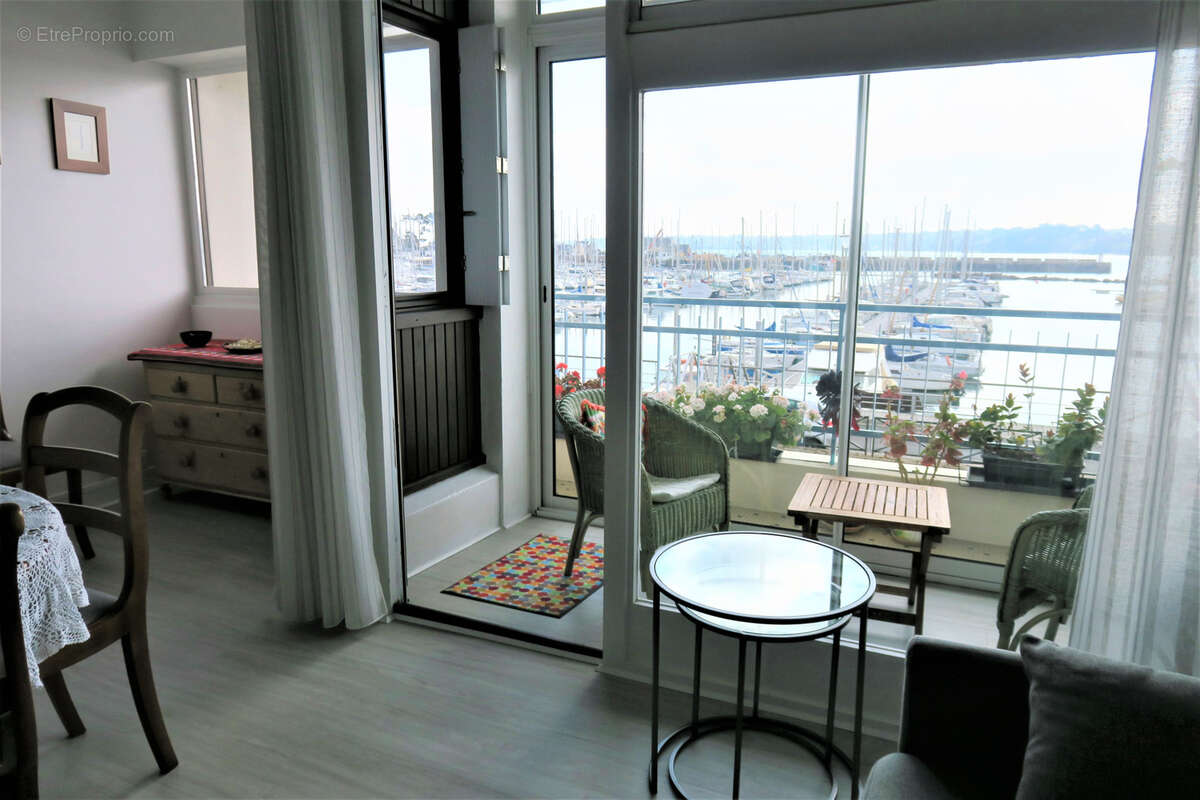 Appartement T1 avec superbe vue mer- - photo 7
