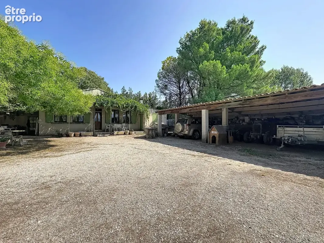 Maison à GORDES
