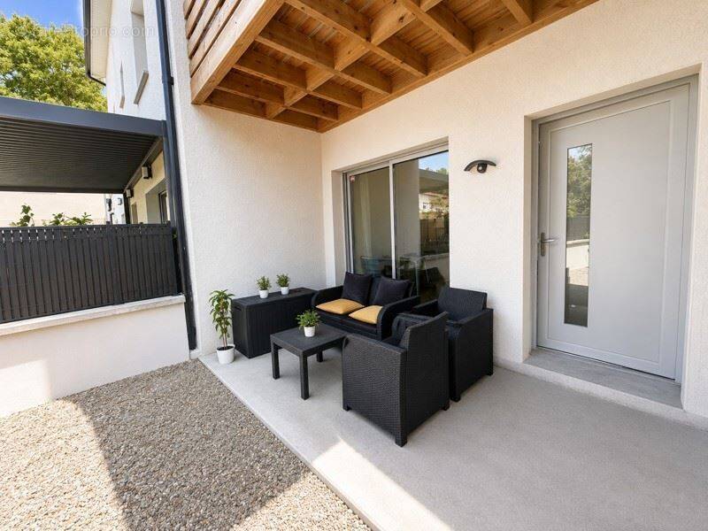 Maison à LA TOUR-DU-PIN
