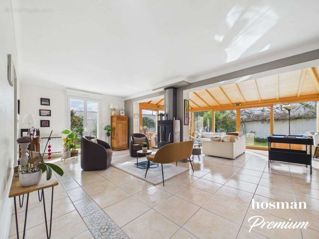 Maison à SAINT-SEBASTIEN-SUR-LOIRE