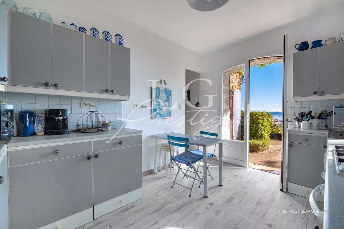 Maison à THEOULE-SUR-MER